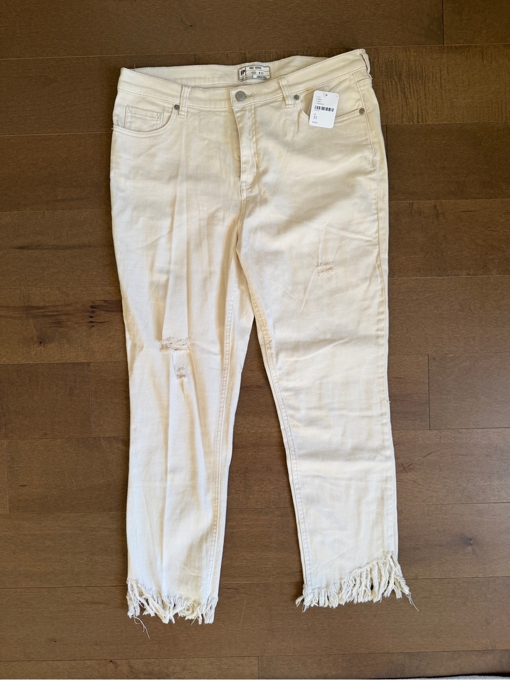 NWT Free People Frayed Hem Cropped Jeans — Cream